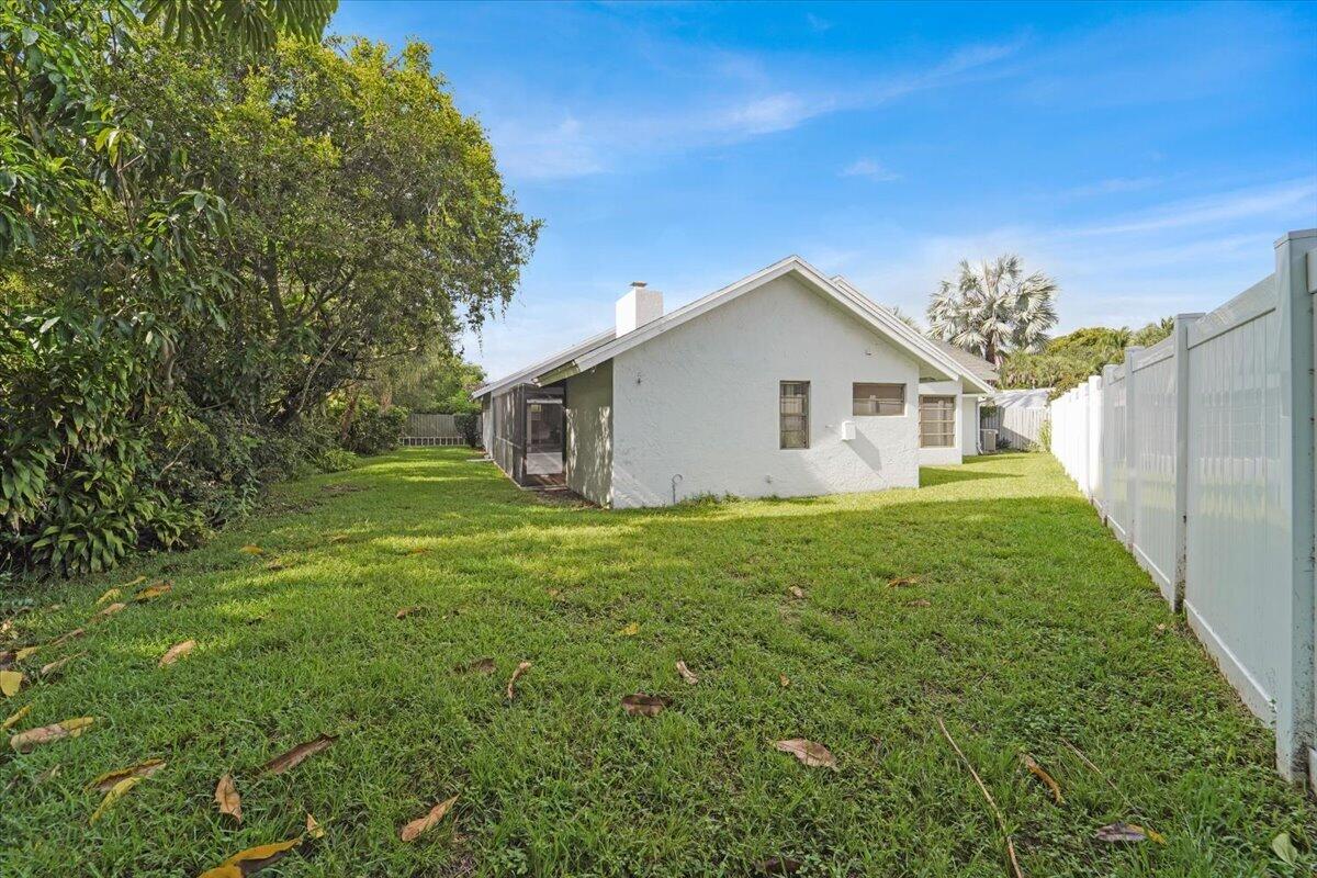 21575 Kapok Circle Boca Raton, FL 33433 - Photo 9 of 27 a view of a backyard of the house