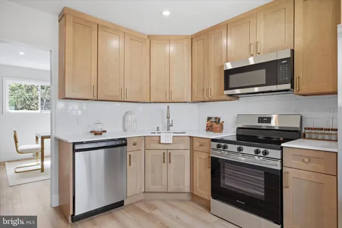 $449,995 | 1551 Fitzwatertown Road, Willow Grove, PA 19090