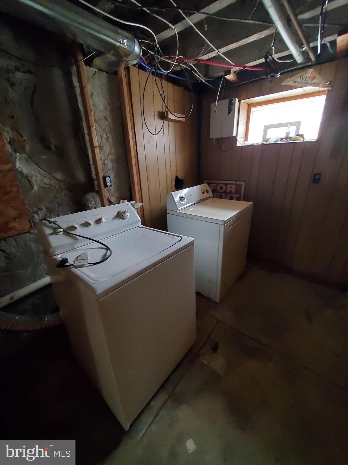 2130 Anchor Street Philadelphia, PA 19124 - Photo 20 of 23 a utility room with dryer and washer