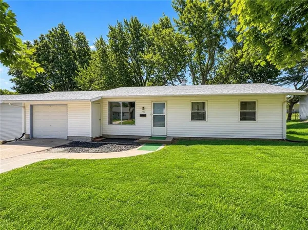 $179,900 | 720 West Cooper Street, Maryville, MO 64468