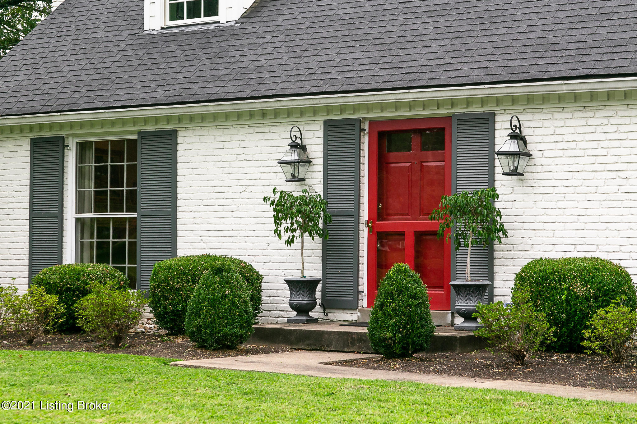 210 Cayuga Road Louisville, KY 40207 - Photo 2 of 42 2