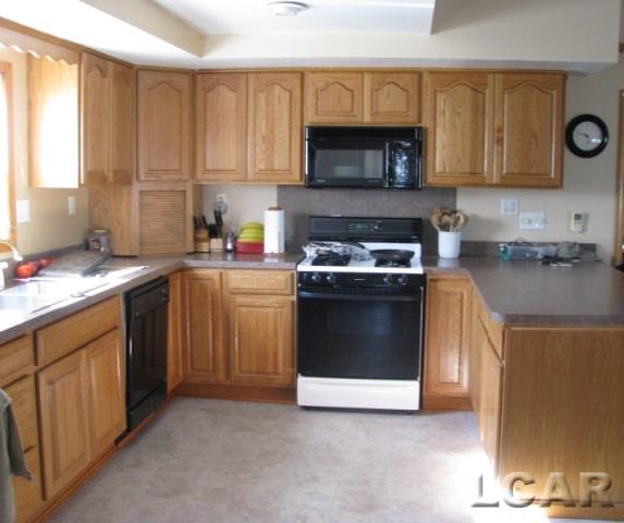 2263 Ives Road Tecumseh, MI 49286 - Photo 5 of 17 Kitchen