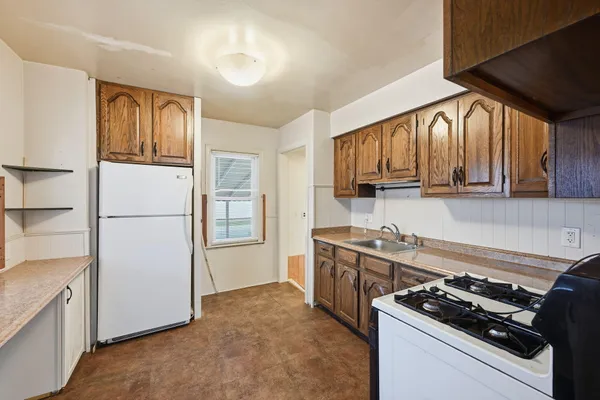 $139,000 | 2194 Leblanc Street, Lincoln Park, MI 48146