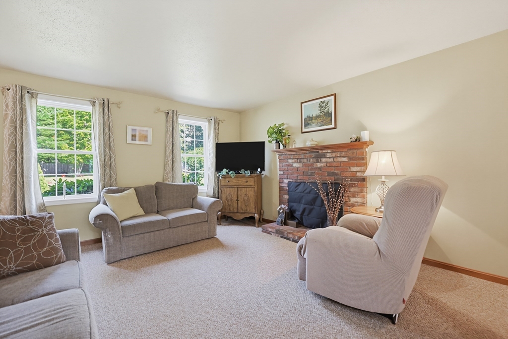 7 Hazeltine Road Upton, MA 01568 - Photo 12 of 42