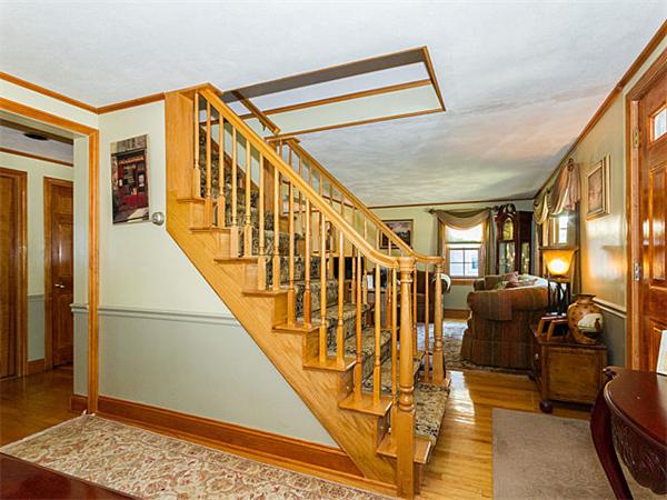83 Farnum Road Waltham, MA 02453 - Photo 9 of 22 Gallery Image 9