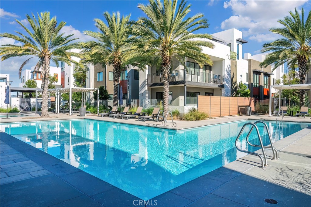 253 Waypoint Tustin, CA 92782 - Photo 33 of 41 Gallery Image 33