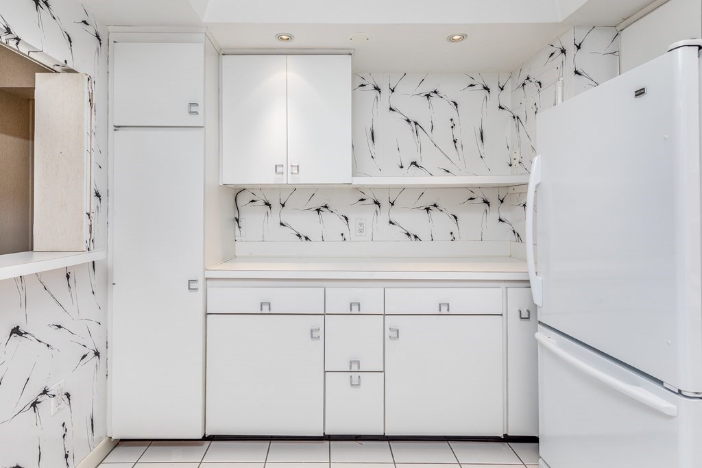 404 Paradise Road, Unit 2G Swampscott, MA 01907 - Photo 13 of 36