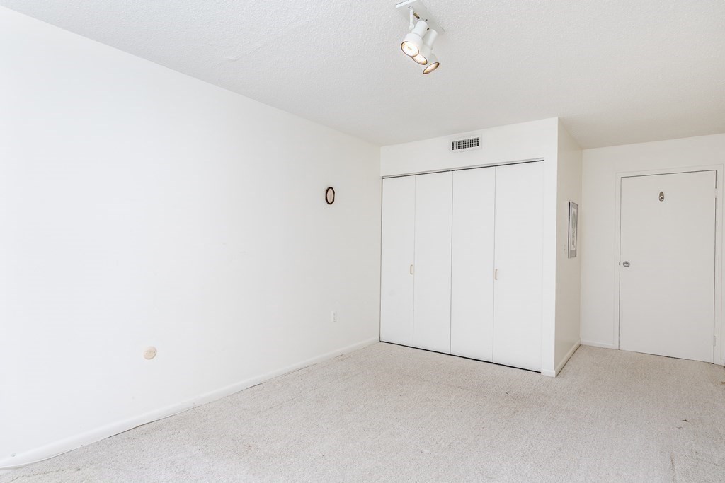 404 Paradise Road, Unit 2G Swampscott, MA 01907 - Photo 23 of 36