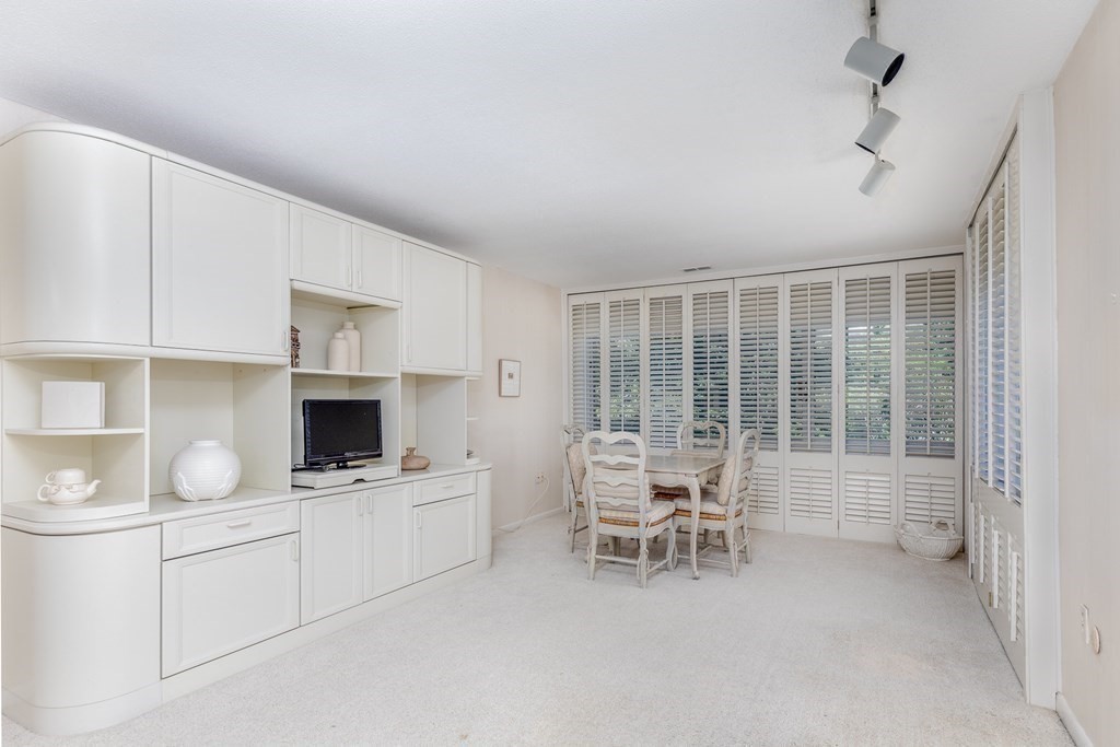 404 Paradise Road, Unit 2G Swampscott, MA 01907 - Photo 25 of 36