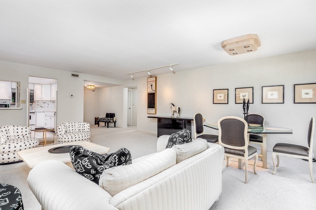 404 Paradise Road, Unit 2G Swampscott, MA 01907 - Photo 7 of 36