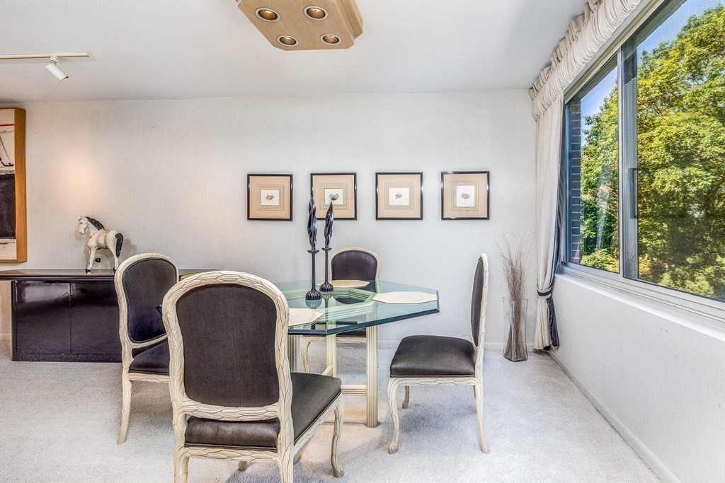 404 Paradise Road, Unit 2G Swampscott, MA 01907 - Photo 8 of 36