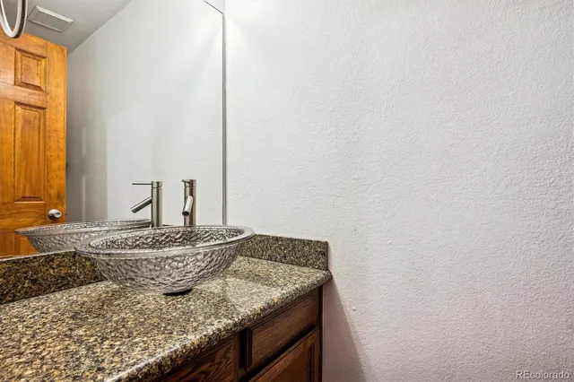 $700,000 | 8230 South Ogden Circle, Littleton, CO 80122