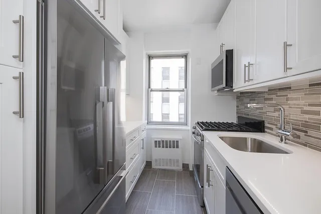 $1,325,000 | 7 Lexington Avenue, Unit 11D | Gramercy