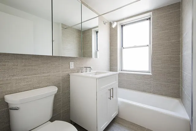 $1,325,000 | 7 Lexington Avenue, Unit 11D | Gramercy