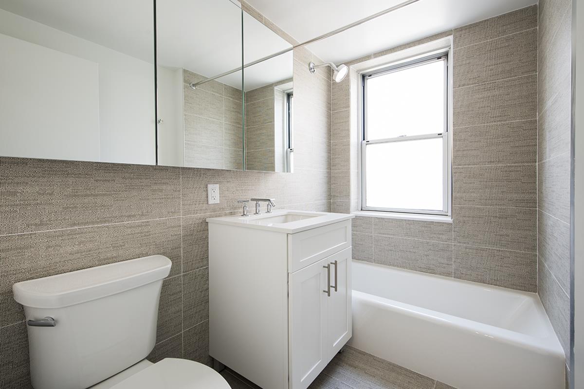 7 Lexington Avenue, Unit 11D Manhattan, NY 10010 - Photo 9 of 10