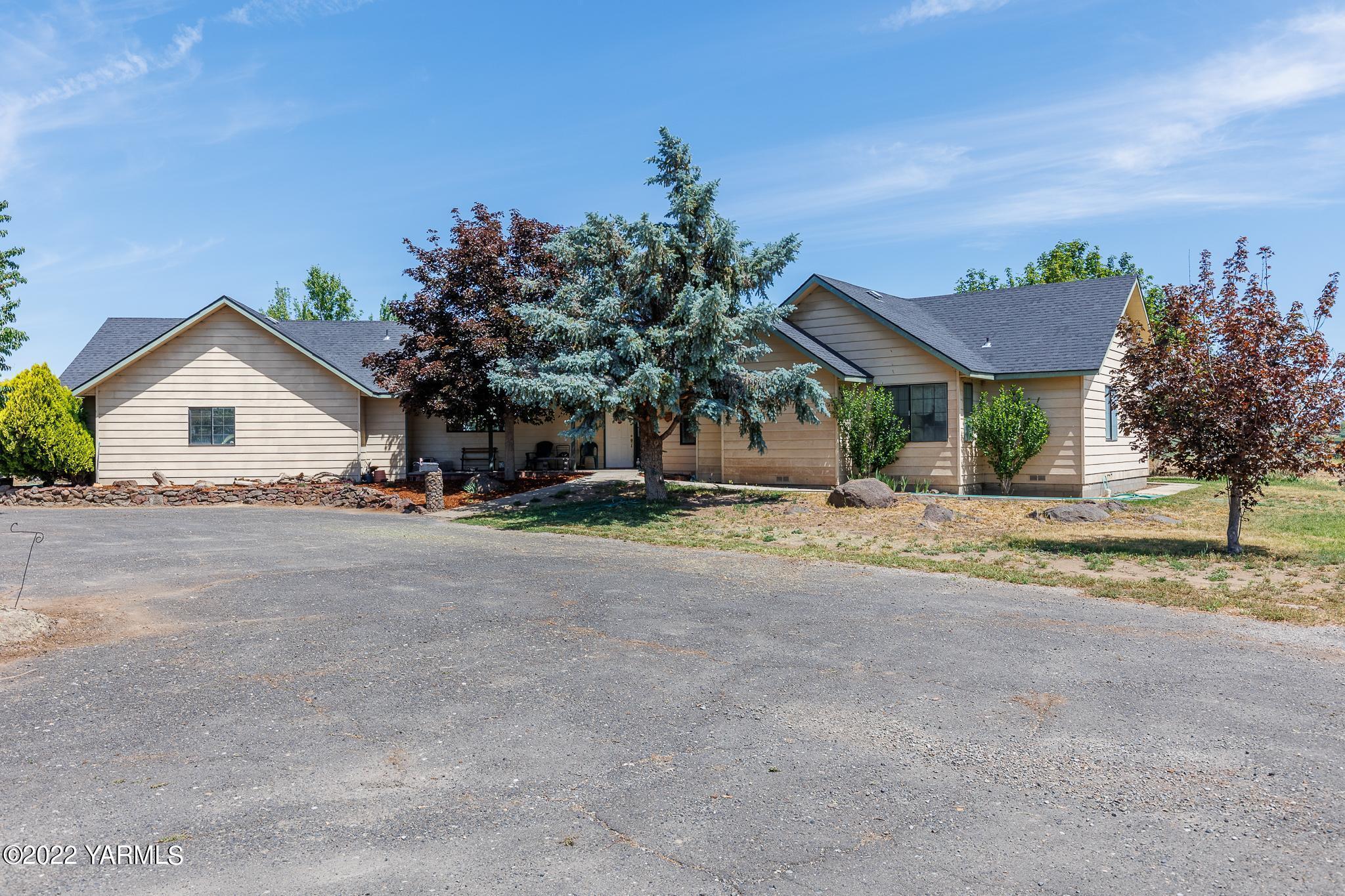 3271 East Euclid Road Mabton, WA 98935 - Photo 3 of 40 3271 E Euclid Rd-2