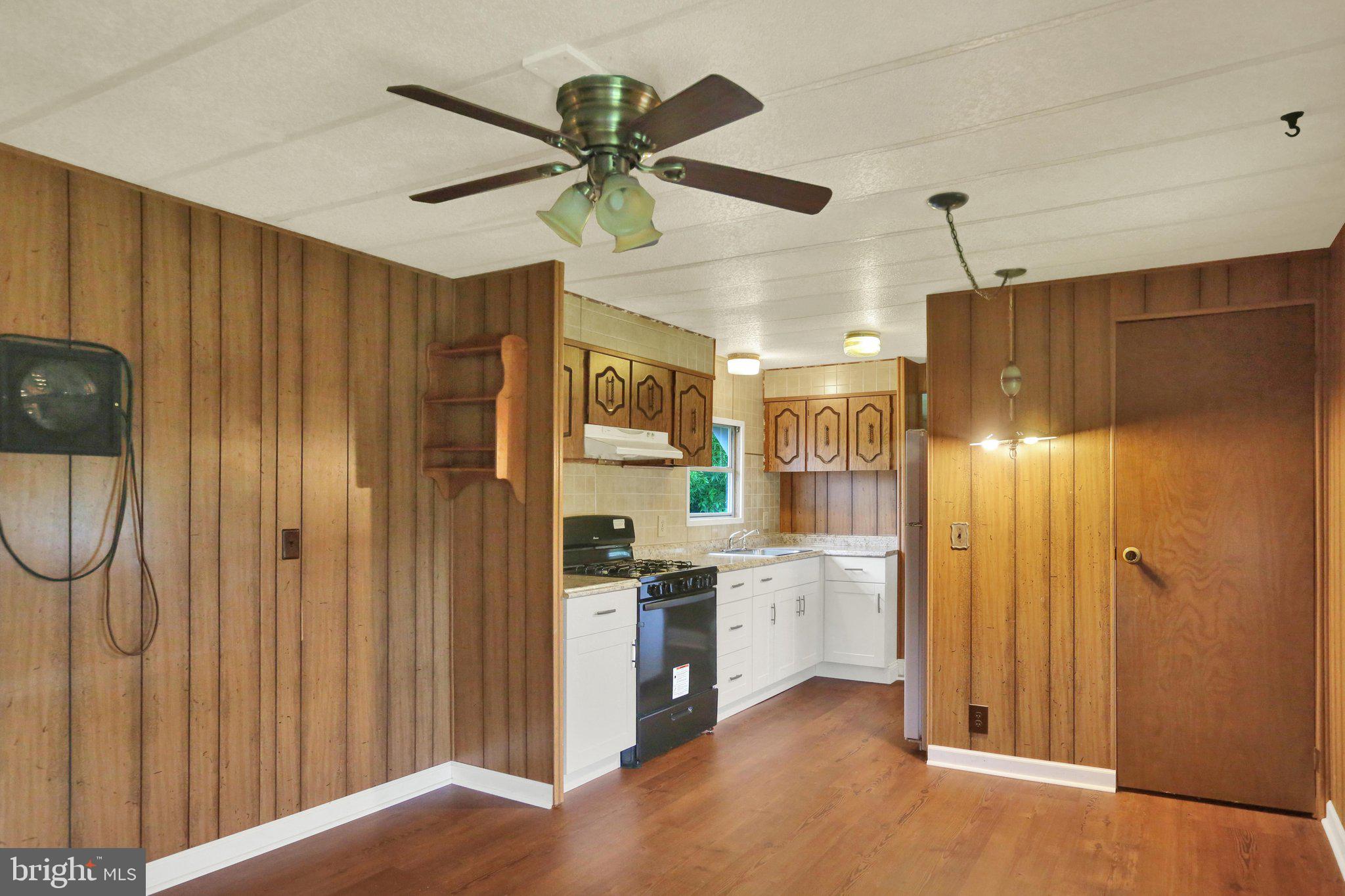 828 Spring City Road Phoenixville, PA 19460 - Photo 11 of 23 4U9A9195