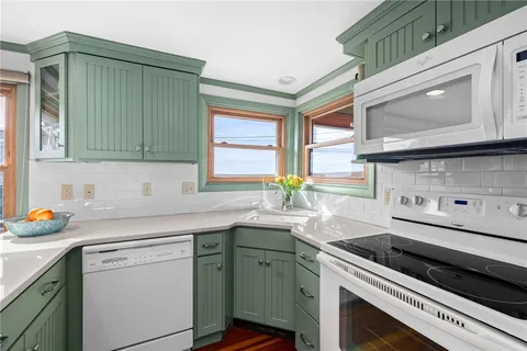 $1,495,000 | 29 Coast Guard Avenue, South Kingstown, RI 02879