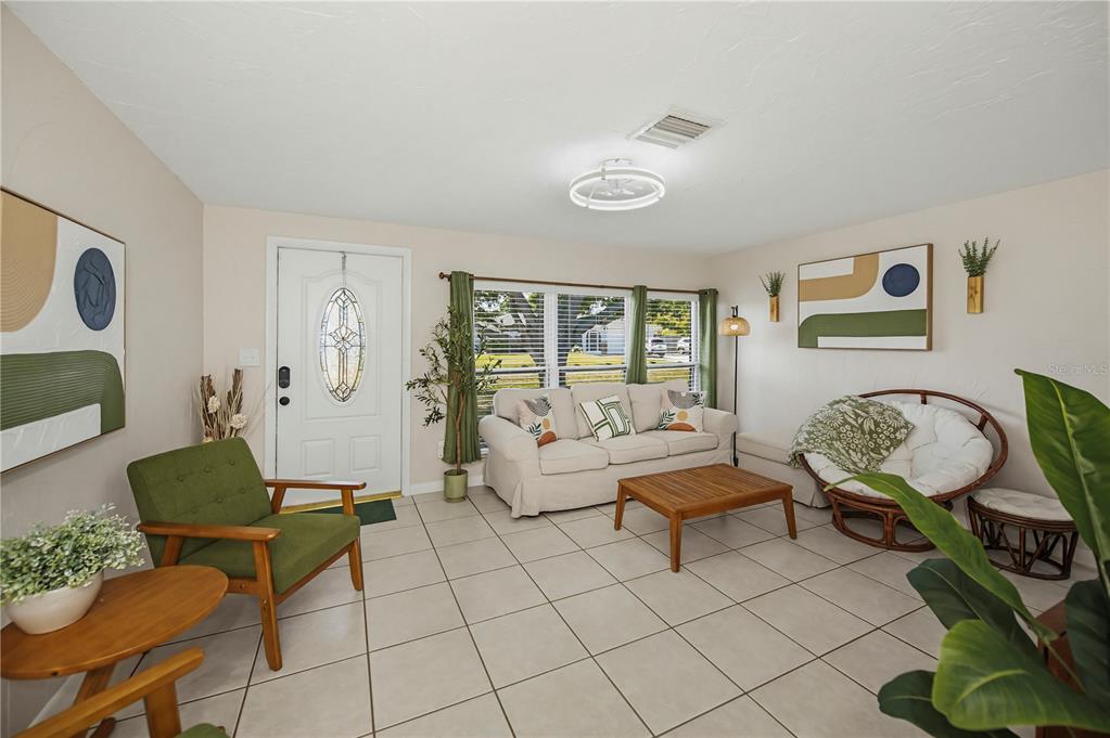 1050 Olympia Road Venice, FL 34293 - Photo 13 of 68 Gallery Image 13