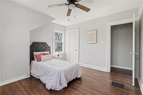 $215,000 | 1812 South Hedges Avenue, Independence, MO 64052