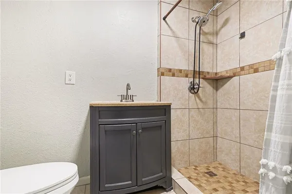 $215,000 | 1812 South Hedges Avenue, Independence, MO 64052