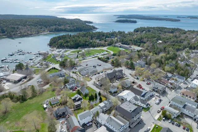 $1,490,000 | 6 Sea Street, Northeast Harbor, ME 04662