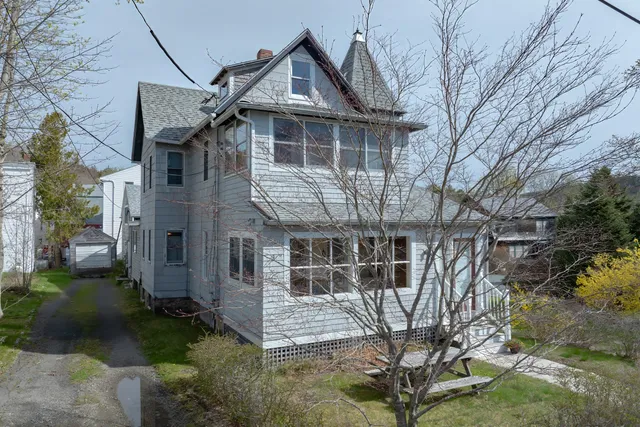 $1,490,000 | 6 Sea Street, Northeast Harbor, ME 04662