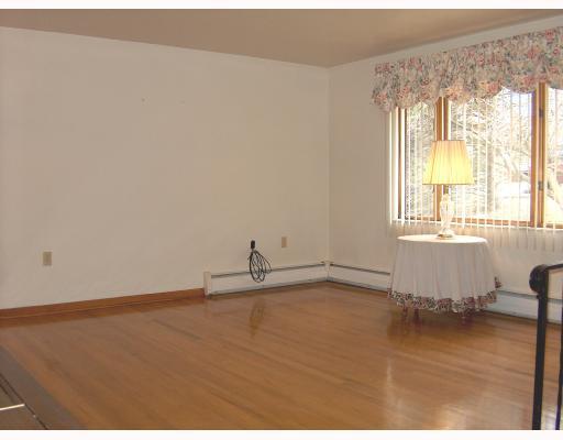 9700 Barnes Lake Road North Huntingdon, PA 15642 - Photo 5 of 8 Living Room.