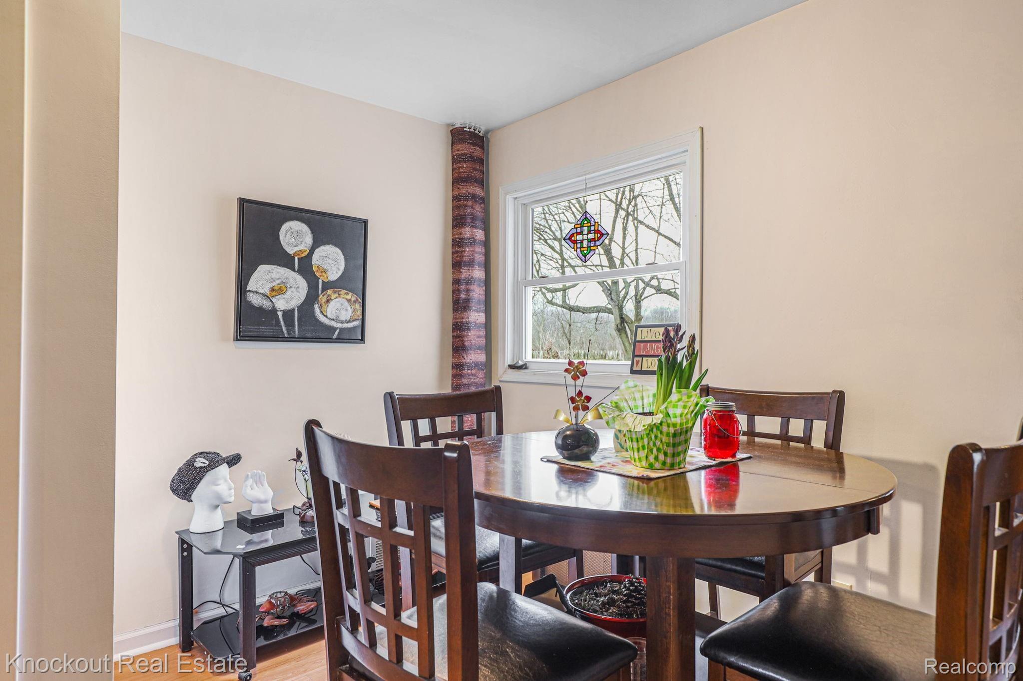 7127 Lapeer Road Davison, MI 48423 - Photo 9 of 28 9-web-or-mls-7127 Lapeer Rd Davison - 9.jpg