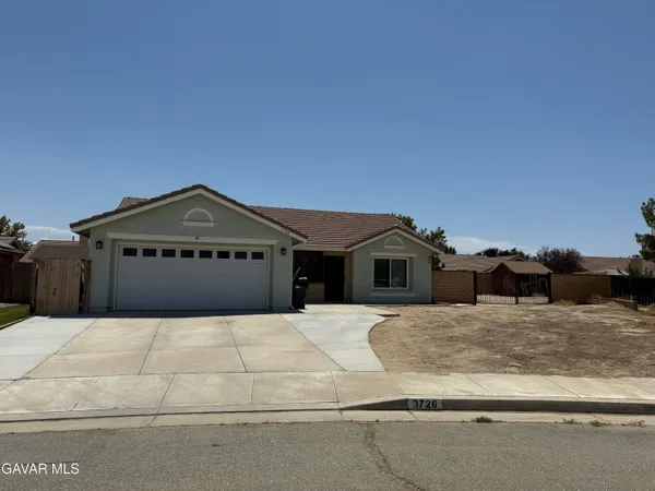 $2,500 | 3726 Garnet Avenue, Rosamond, CA 93560