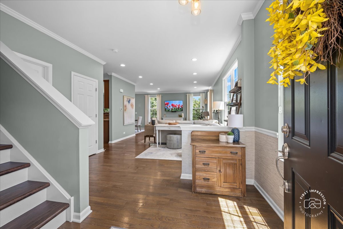 2927 Church Road Aurora, IL 60502 - Photo 3 of 40 Gallery Image 3