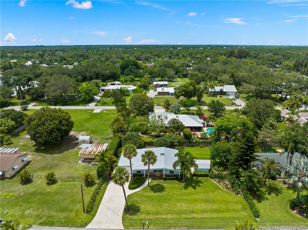 429 Southwest Harbor Street Stuart, FL 34997 - Photo 3 of 40 Gallery Image 3