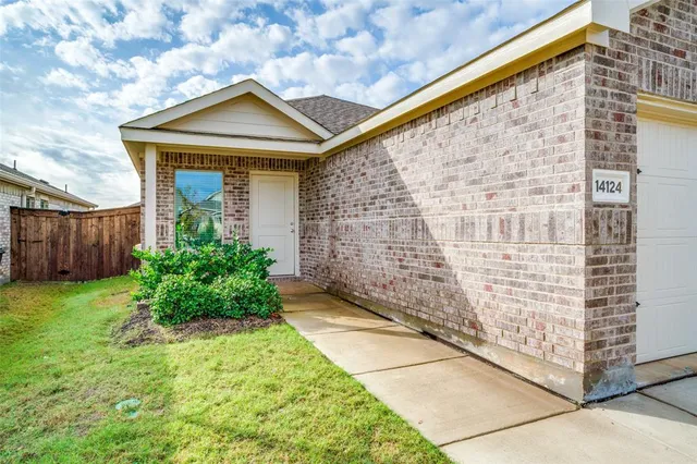 $2,000 | 14124 Calderwood Street, Pilot Point, TX 76258