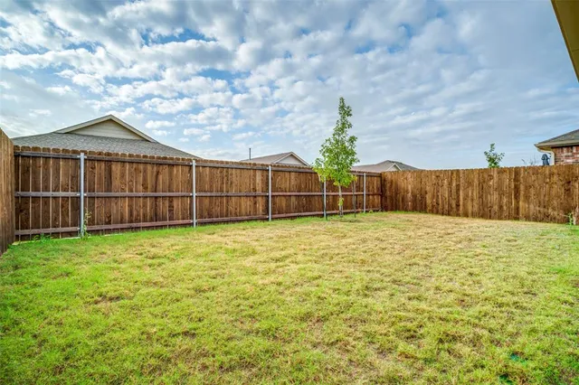 $2,000 | 14124 Calderwood Street, Pilot Point, TX 76258