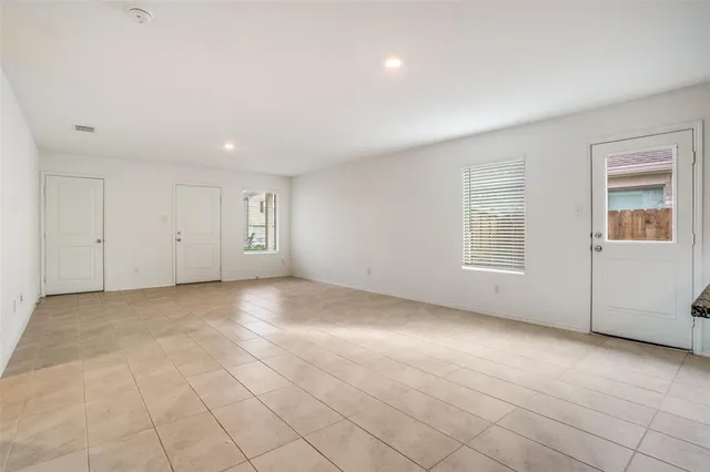 $2,000 | 14124 Calderwood Street, Pilot Point, TX 76258