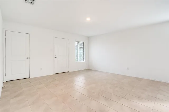 $2,000 | 14124 Calderwood Street, Pilot Point, TX 76258