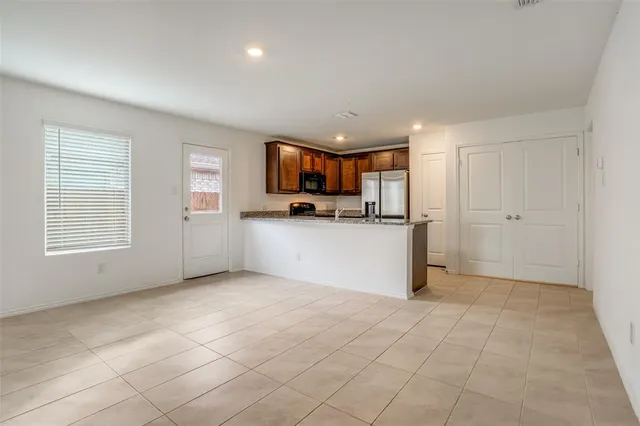 $2,000 | 14124 Calderwood Street, Pilot Point, TX 76258