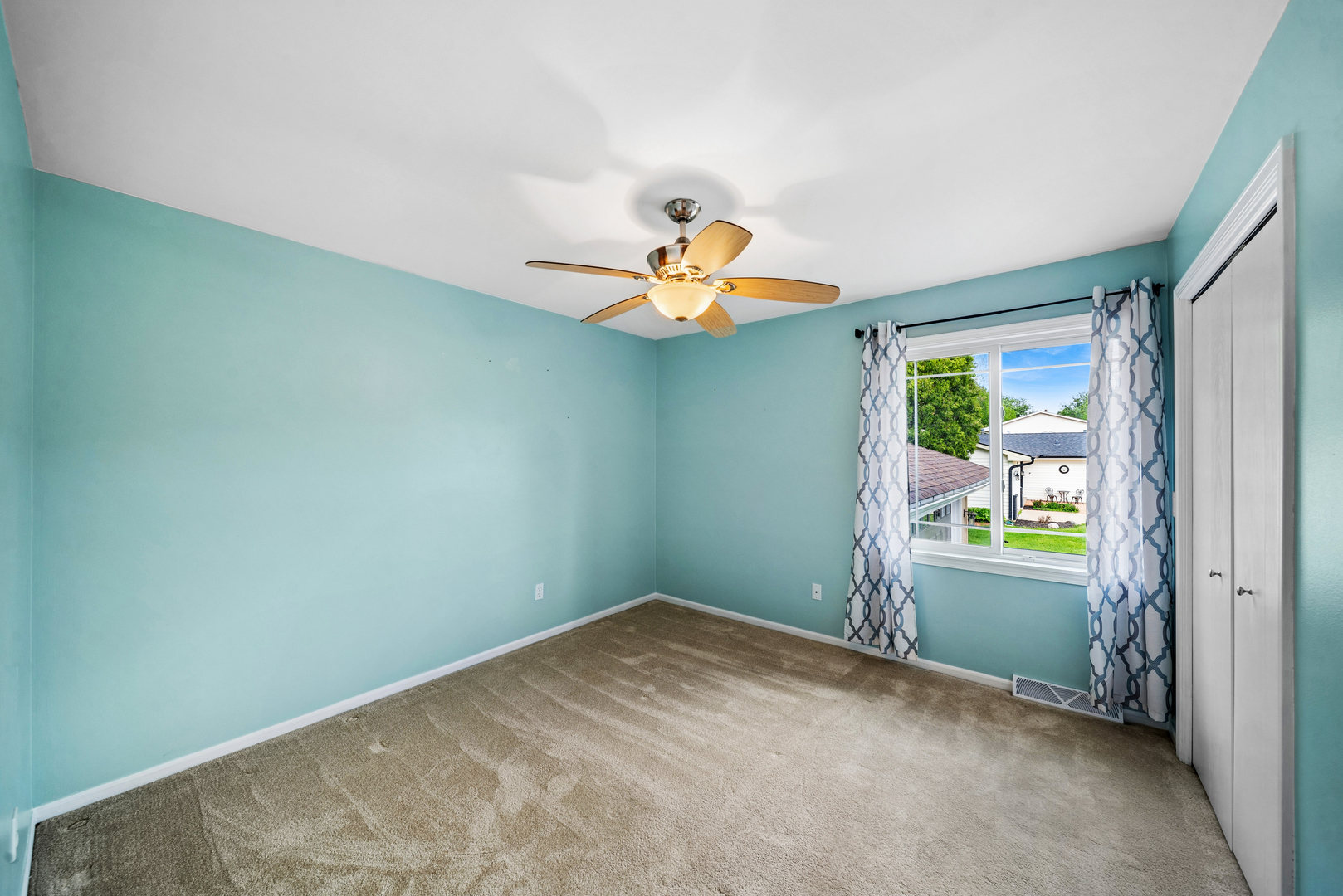 2481 Chatham Road Aurora, IL 60506 - Photo 9 of 25