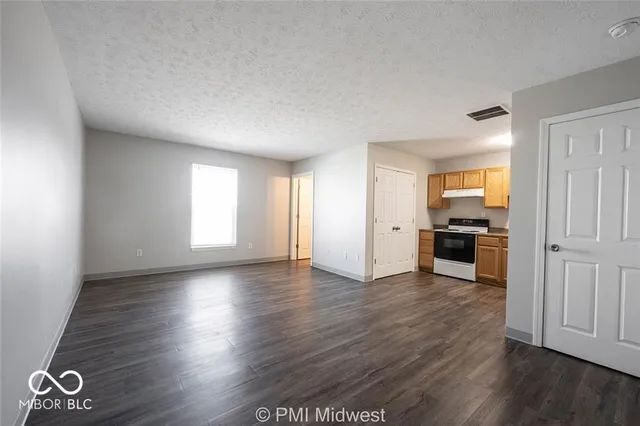 $699 | 1702 West Michigan Street, Unit 4, Indianapolis, IN 46222