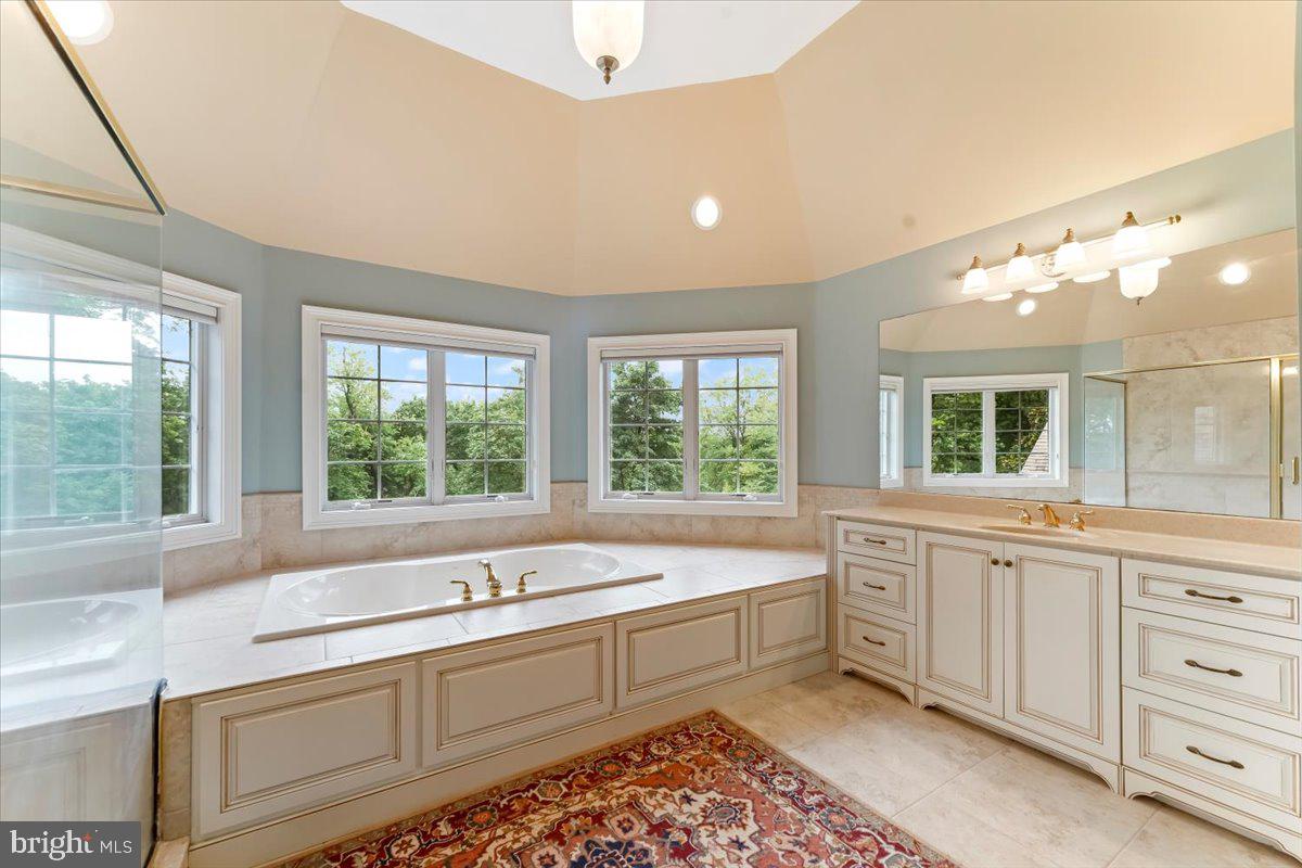 9 Atwater Road Chadds Ford, PA 19317 - Photo 33 of 54 Primary Bath