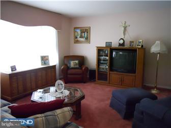 2 Ardmore Road Newark, DE 19713 - Photo 2 of 12 Living Room