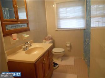 2 Ardmore Road Newark, DE 19713 - Photo 7 of 12 Bathroom