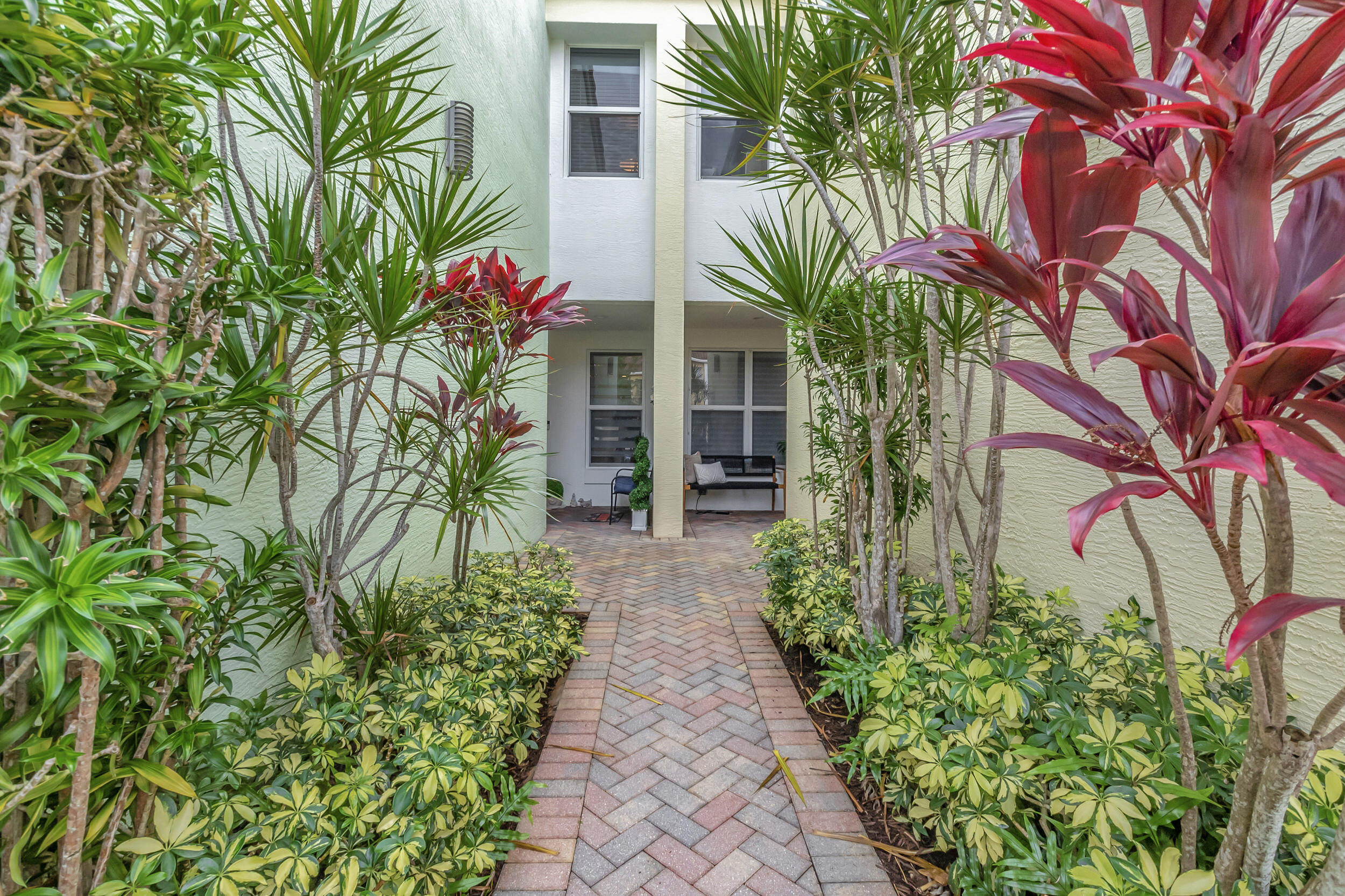 4862 Northwest 16th Terrace Boca Raton, FL 33431 - Photo 4 of 50 DSC_7944