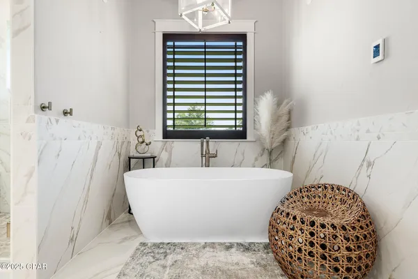 $2,250,000 | 2601 Highway 20, Southport, FL 32409