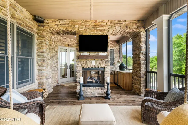 $2,250,000 | 2601 Highway 20, Southport, FL 32409