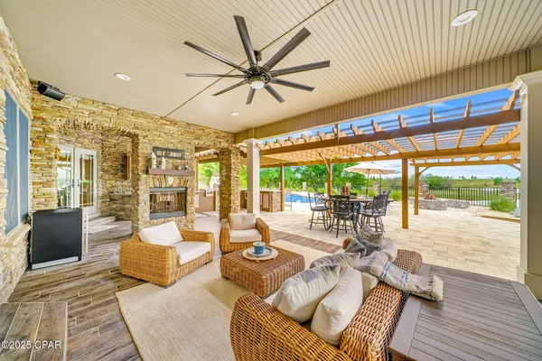 $2,250,000 | 2601 Highway 20, Southport, FL 32409