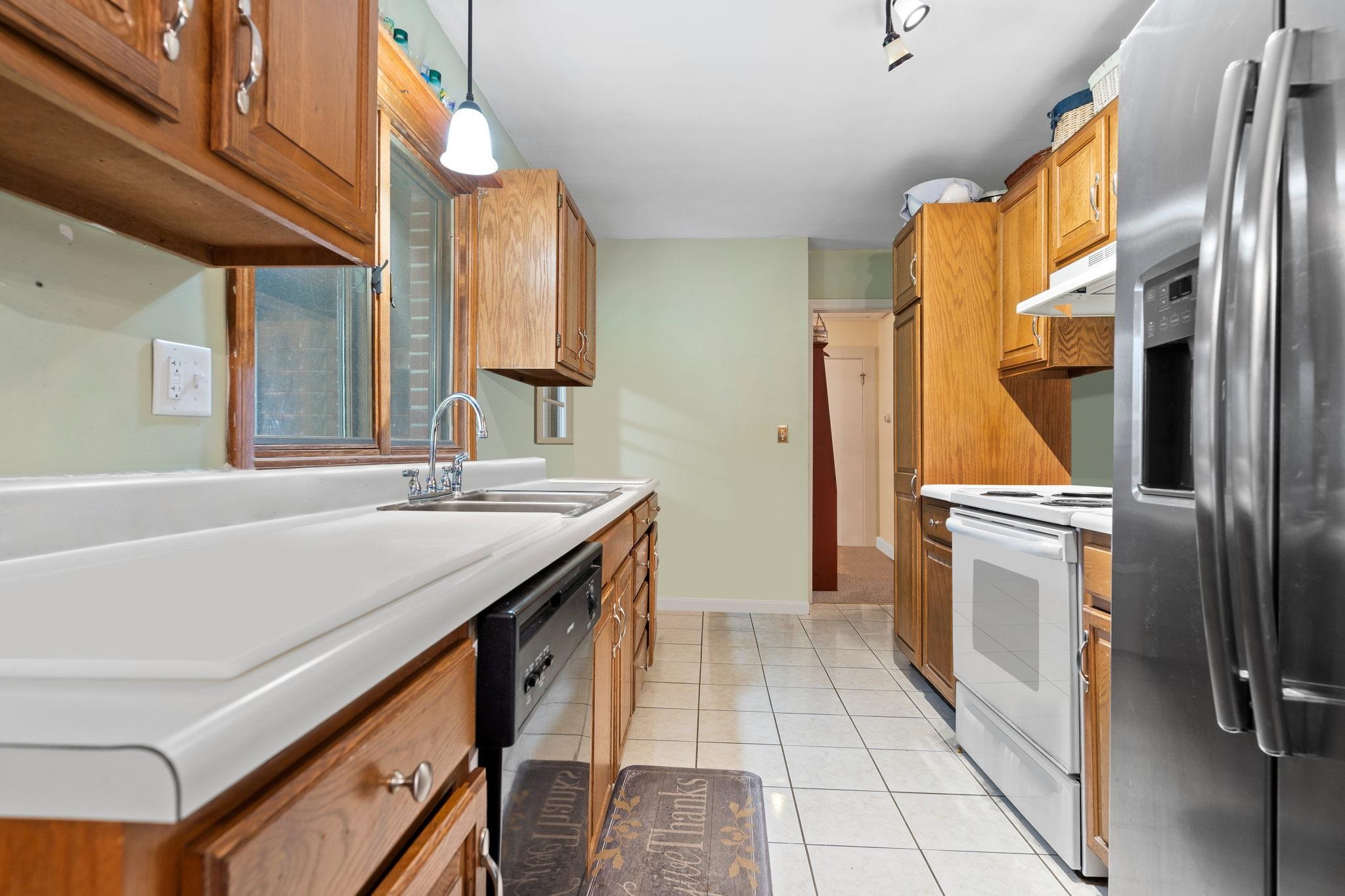 243 High Street Hampton, NH 03842 - Photo 7 of 27