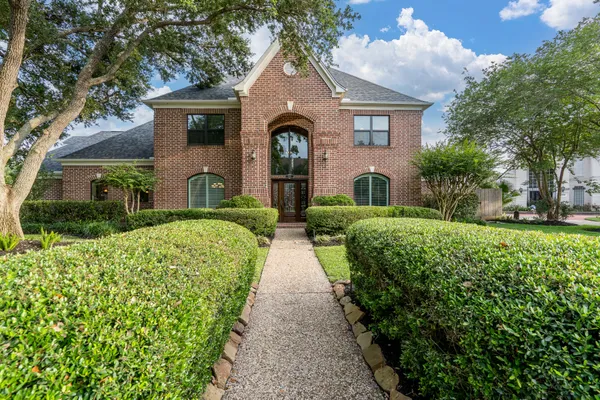 $850,000 | 5310 Frensham Circle, Houston, TX 77041
