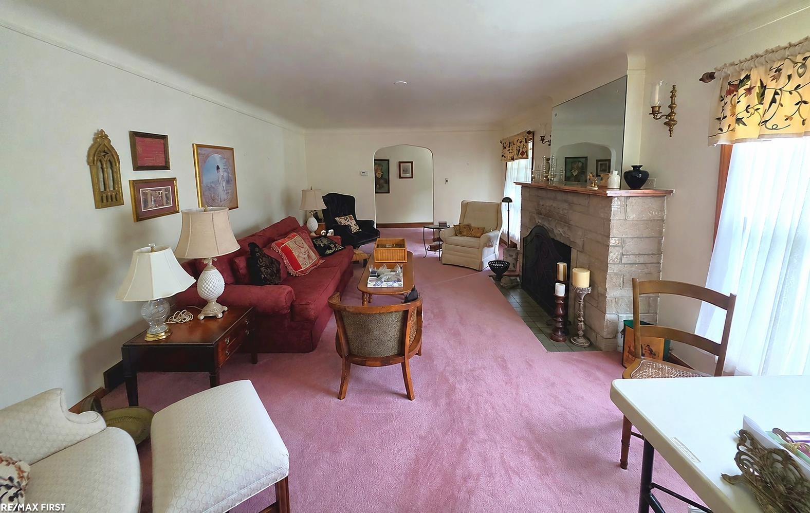 543 Vernier Road Grosse Pointe Woods, MI 48236 - Photo 4 of 41 Gallery Image 4