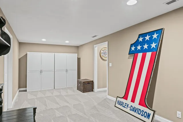 a view of front door with entryway